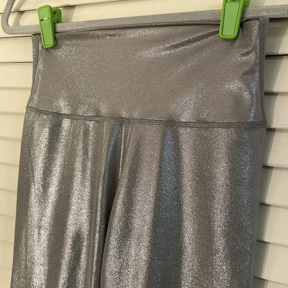 AllFenix Liquid Silver Metallic Leggings Size S